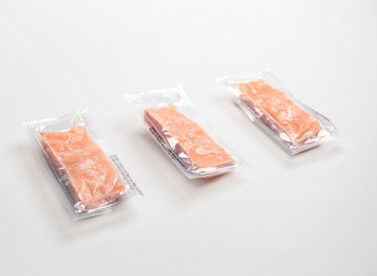 Frozen salmon portions 3pcs